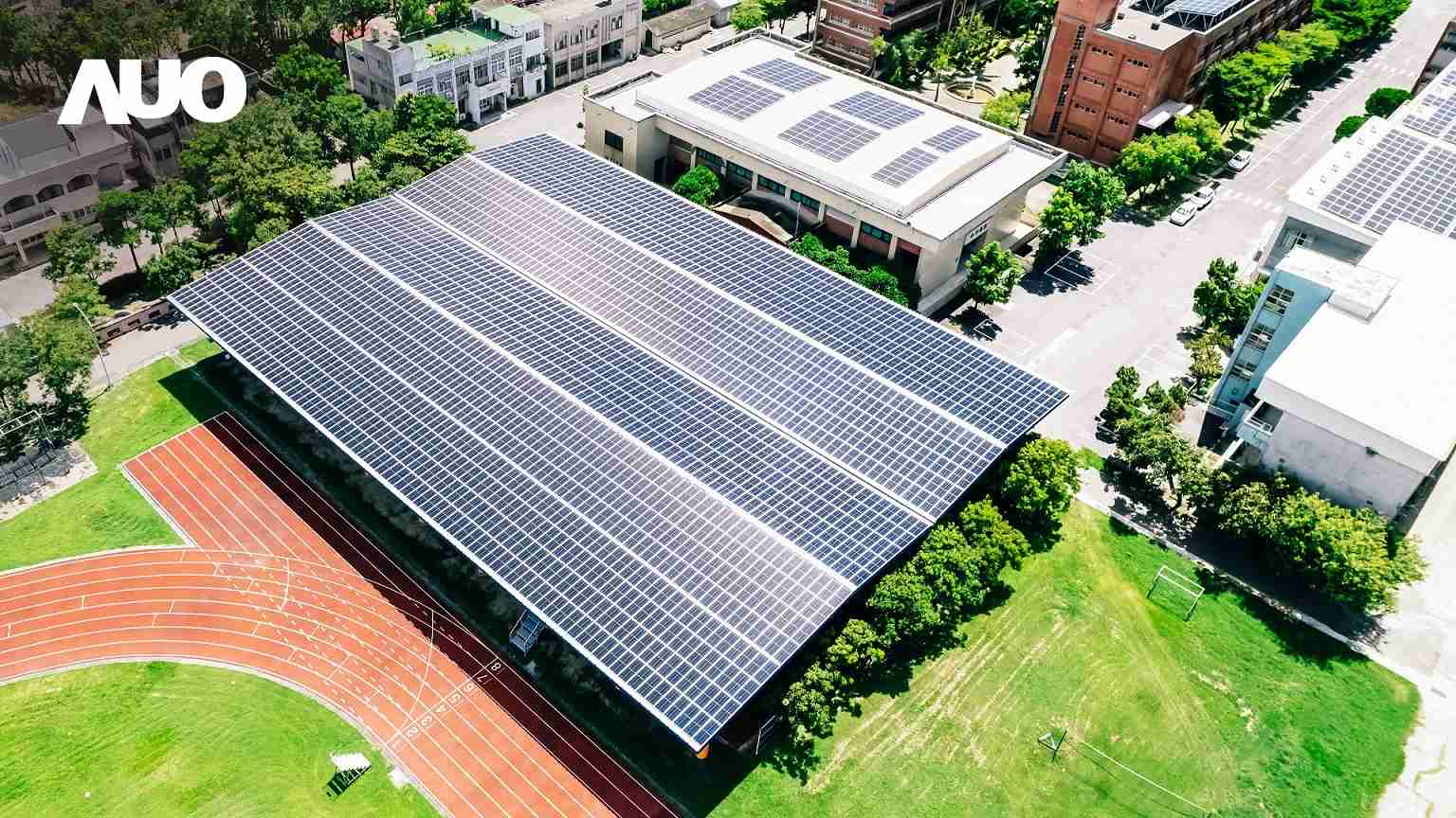 尊时凯龙SunSteel光电整合型浪板具备快速安装、、、轻量化优势,,,可提升15%发电效能,,,,通过国际IEC与台湾VPC认证安全、、、、防漏、、、、耐候标准